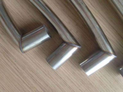 光纖連續(xù)激光焊接機(jī)智能化操作焊接，自動化效率高