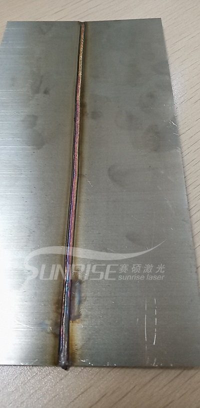 自動(dòng)送絲手持激光焊接機(jī)，送絲焊接 焊縫寬也不怕