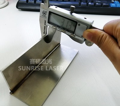 1500w手持激光焊接機，大功率焊接就是快
